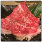 食彩和牛 しげ吉 - 期間限定ブリスケの焼きすき。やや噛み応えがあったが、赤身の旨味がしっかり感じられた。期待してた味付けではなかったのが残念。