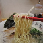 金田家 - このムチっとハリがあり、プツプツと軽やかな細麺も大阪には無い