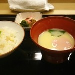 露庵 菊乃井 - 白味噌の味噌汁とご飯