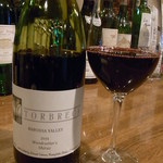 なかむら屋 - トレオン・シラー・レゼルバ　チリ　￥８００　樽のきいた香りと完熟した果実の味わい