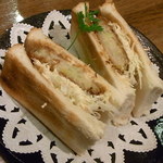 なかむら屋 - 海老カツサンド　いくらだったかな？