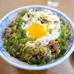 京一 - 肉玉丼（780円）半熟卵がのってます！