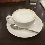 ポンパドウル - 挽きたての美味しいカフェオレ