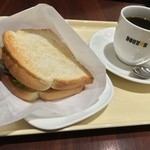 ドトールコーヒーショップ - モーニング　Ｂセット　あつあつハムチーズ～2種のとろけるナチュラルチーズ　￥３９０