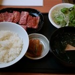 焼肉ハウスいちばんKAN - カルビ定食（900円）です。