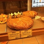 46794516 - ガレット・デ・ロワ（紙の冠付き～♪）