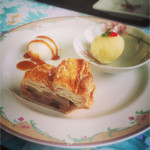 Salon de cafe Ange  - りんごづくしセット
                        キャラりんこ、アップルパイ、りんごシャーベット