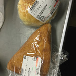 Emino - ハムチェダードーナツと、チーズフォンデュのパン（＾∇＾）