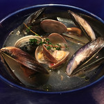 Cucina otto - ムール貝とアサリの白ワイン蒸し