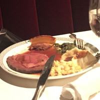 ロウリーズ・ザ・プライムリブ 大阪 - 食べ応えあり！