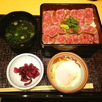 阿波 よし田 - 徳島産 黒毛和牛
                阿波牛すき焼き重(上)❤
                (o^ O^)シ彡☆