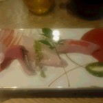 刺身　大葉ソースが付いてました。