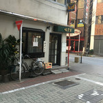 Mihousai - 場所は大門駅から続く芝神明商店街。角地の1階です。本店は初めて利用させて頂きました。
      