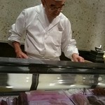 弁天山美家古寿司 - 素晴らしい手さばき