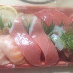 魚河岸のすし えびす　 - サーモン　とろ　貝柱　大トロ