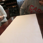 テーブル席に着席です