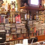 ムーンボウ - 洋酒の他、大量の音楽DVD