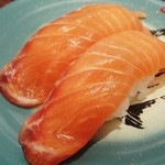 廻る 築地 あいよ寿司 - 北海生サーモン