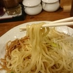 みそ福 - つけ麺（辛味（味噌））880円の麺アップ