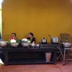 Nha Hang Ngon - お料理によって厨房が分かれている