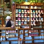 もりのたね - たくさんのハーブティやジャムなどが販売されてます