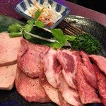 肉の田じま - たんの盛り合わせ。