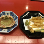 よし村 - 甲羅酒に
      白海老天麩羅 行者大蒜 能登椎茸 蕗の薹 
      