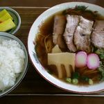 チャーシューメン６５０円・ライス中１５０円　計８００円