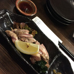 Kushiyaki Kaisen Izakaya Tegetege - 地鶏たたき