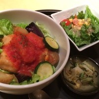 春秋ツギハギ 日比谷 - カレイの衣揚げ。ナスとズッキーニの付け合わせで。