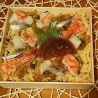 銀座 久兵衛 銀座本店 - バラちらし2700円