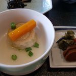 日本料理 大志満 - 煮物は湯葉と人参