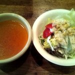バモノス - ランチのスープ（トマトスープ）とサラダ
