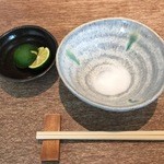 円山 古今 - お塩にすだちを絞りいただきます。