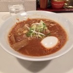 すみれ - ラー博は俺の社員食堂。  月末恒例具材無料券半拉麺二番勝負 其の壱 ミニ味噌ラーメソ！  トッピング無料券をいただいたので、半熟玉子♡  