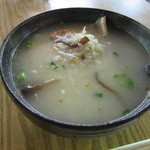 海賊 - 料理写真:虱目魚肚粥(100元)