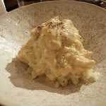 プラットホーム - ポテトサラダ。マッシュポテトにベシャメルのようなソースをかけて。あつひやの感覚が新鮮。