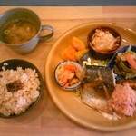 オモヤキッチン - 本日のランチ：サゴシの塩焼きおろしポン酢¥750　2016.1.27