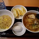 Hidakaya - ラ･餃･チャ セット550円
      半ラーメン+半ちゃん+餃子3個