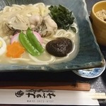 かのふや - バター牡蠣うどん大盛り&とり飯