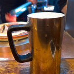 成吉思汗だるま - 生ビールは、キリン一番搾り（￥540）。びっくりするほど軽いジョッキです！