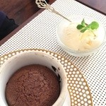 ビストロ ダイア - ダイア名物：フォンダンショコラ