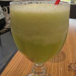 ミキ フルーツ カフェ - メロンとバナナのジュース