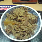 吉野家 武蔵小金井駅前店 - 2010/08/02　牛丼並盛り、キャンペーンで270円、安いね。