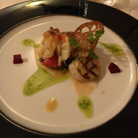 RISTORANTE REGA - オマール海老とホタテのグリル　フルーツトマトのサラダ添え　２４００円