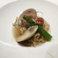 菜香新館 - 活はまぐりと蟹爪の特製海鮮香港麺