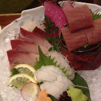 おもてなしとりよし 西新宿店 - お刺身盛り合わせ
