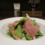 ピエトラ - ルッコラと生ハムのサラダ(2016年1月）