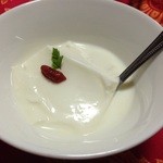 ダイスキヤ 旦過店 - トロトロ、杏仁豆腐