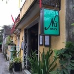 Nữ Eatery - ホイアンの細い路地にある小さなレストラン！